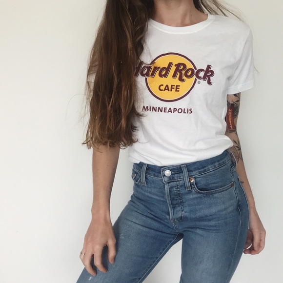 Hard Rock Cafe Tops - Hard Rock Cafe tee